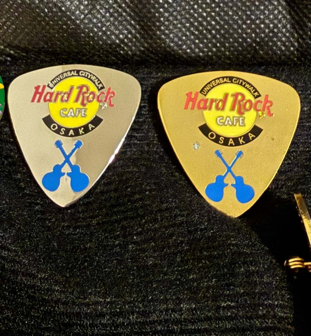Hard Rock Cafe Universal CityWalk Osaka Guitar Pick Pin Badge